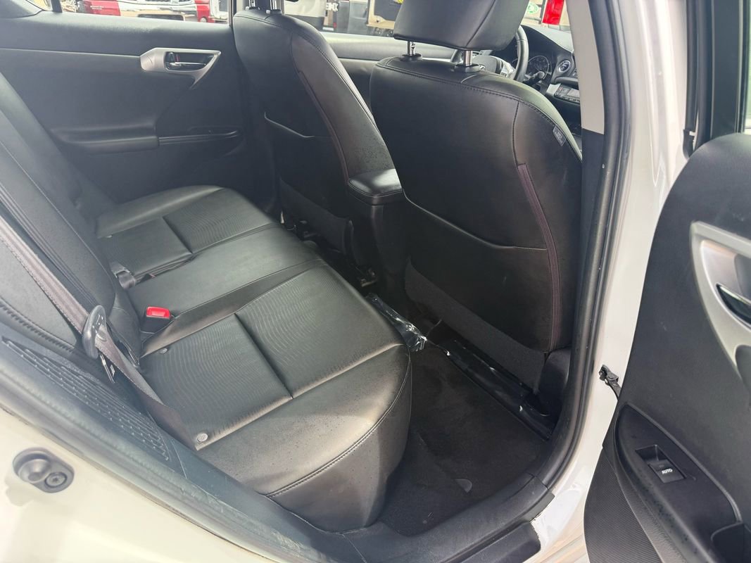 Used 2013 Lexus CT 200h w/ Premium Pkg w/Navigation FWD image 21