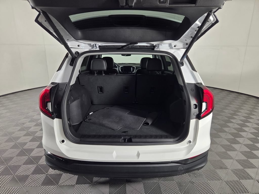 Used 2022 GMC Terrain SLT w/ Elevation Edition FWD image 26