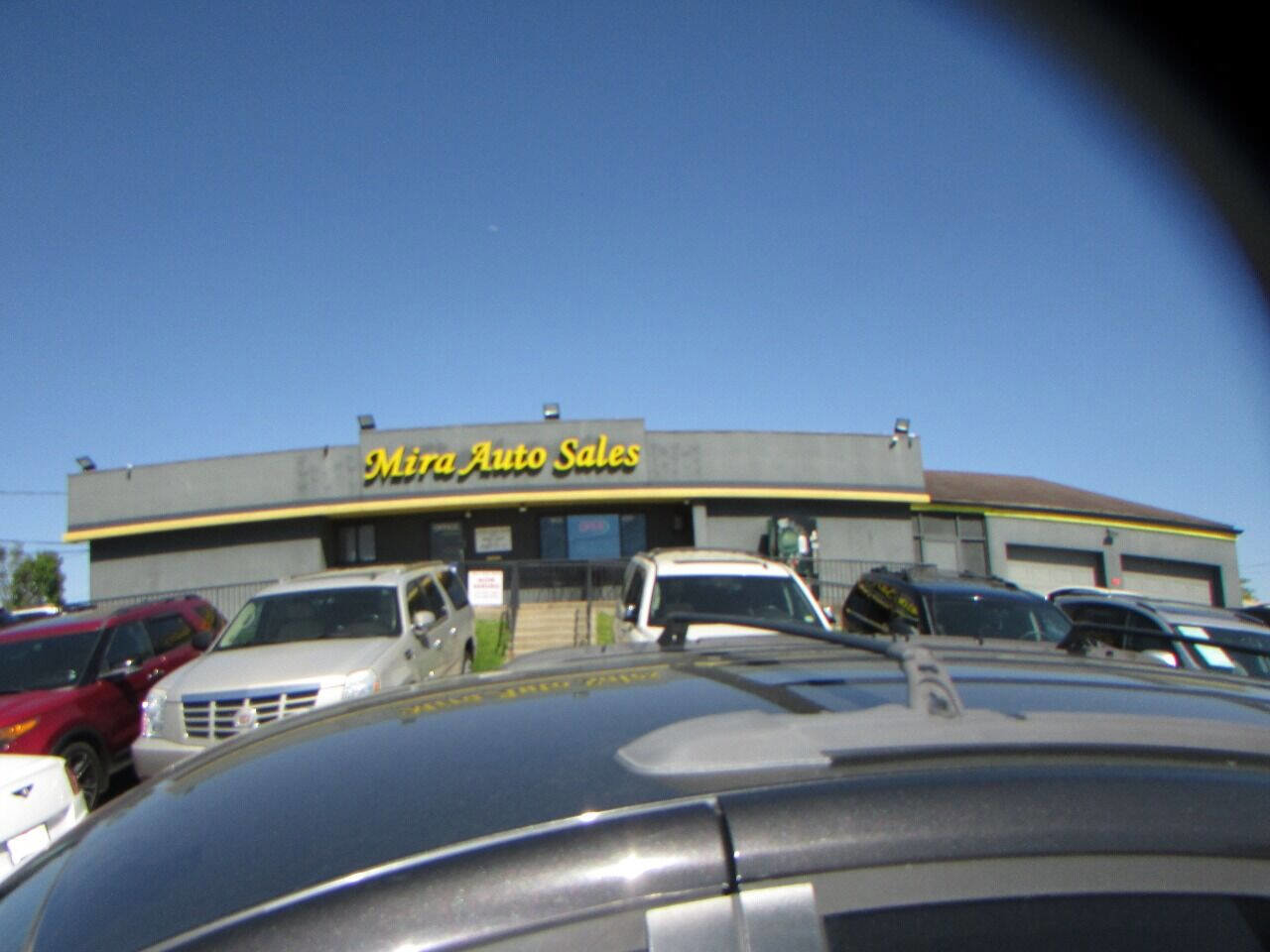 Used 2015 Chrysler Town & Country Touring image 9