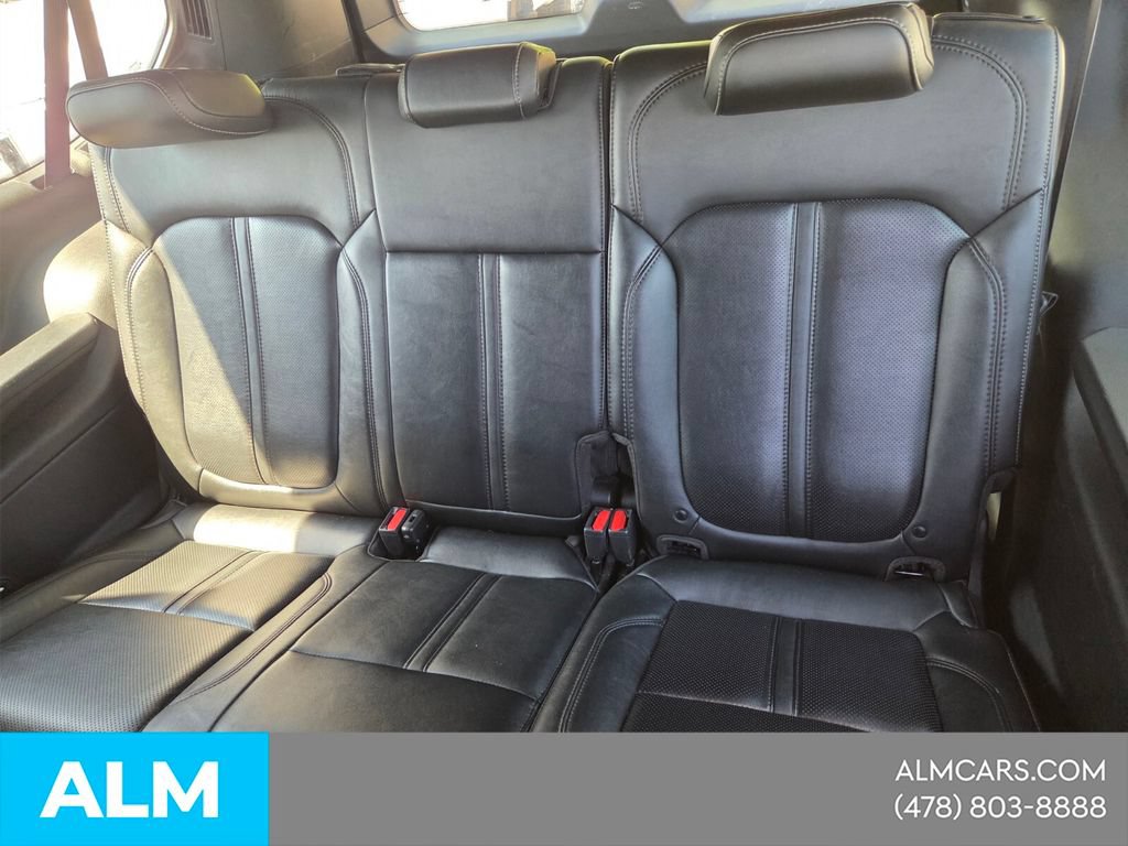 Used 2023 Jeep Wagoneer L Series II AWD/4WD image 9