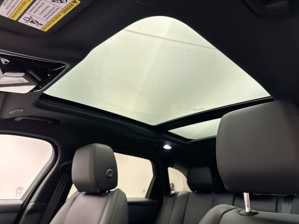 New 2026 Land Rover Range Rover Velar Dynamic SE image 11