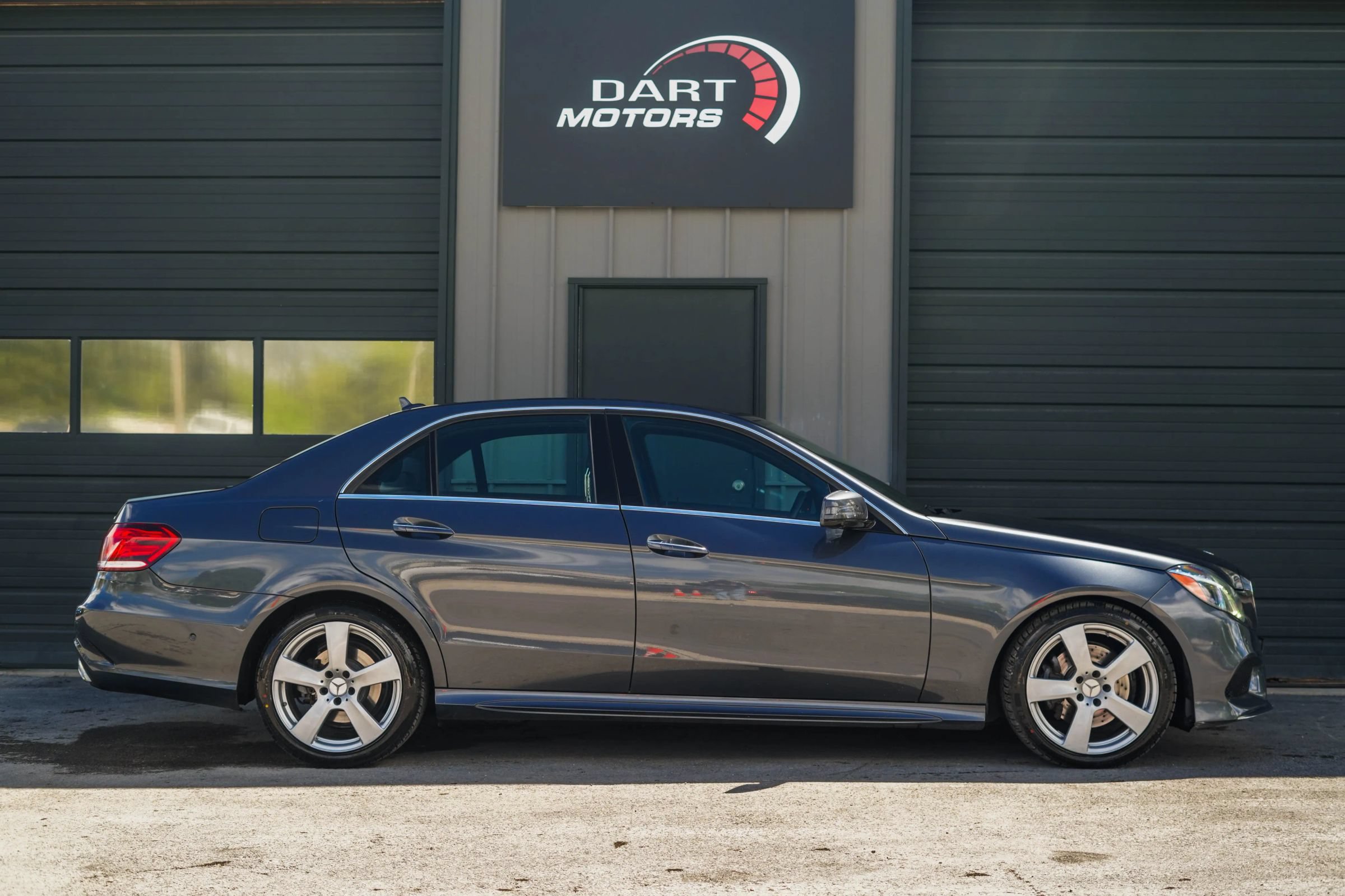 Used 2015 Mercedes-Benz E 250 BlueTEC 4MATIC Sedan image 8