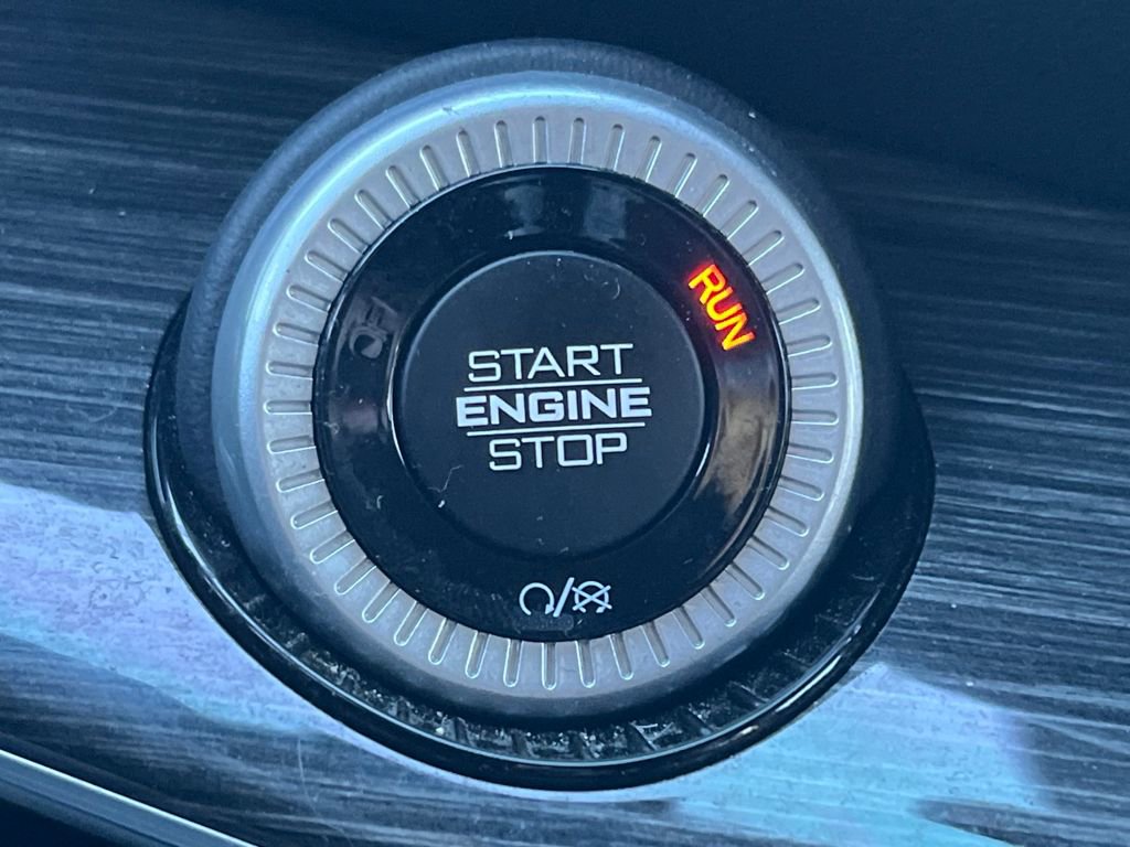 Used 2022 Jeep Wagoneer Series III w/ Flexible Seating Group image 10