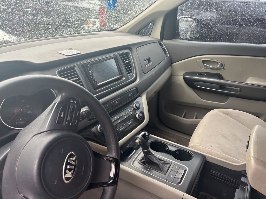 Used 2015 Kia Sedona LX w/ LX Convenience Package image 8