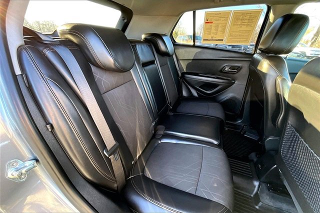 Used 2019 Chevrolet Trax LT w/ LT Convenience Package image 24