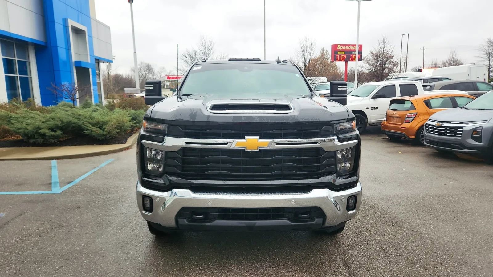 Used 2025 Chevrolet Silverado 2500 LT w/ All Star Edition image 3