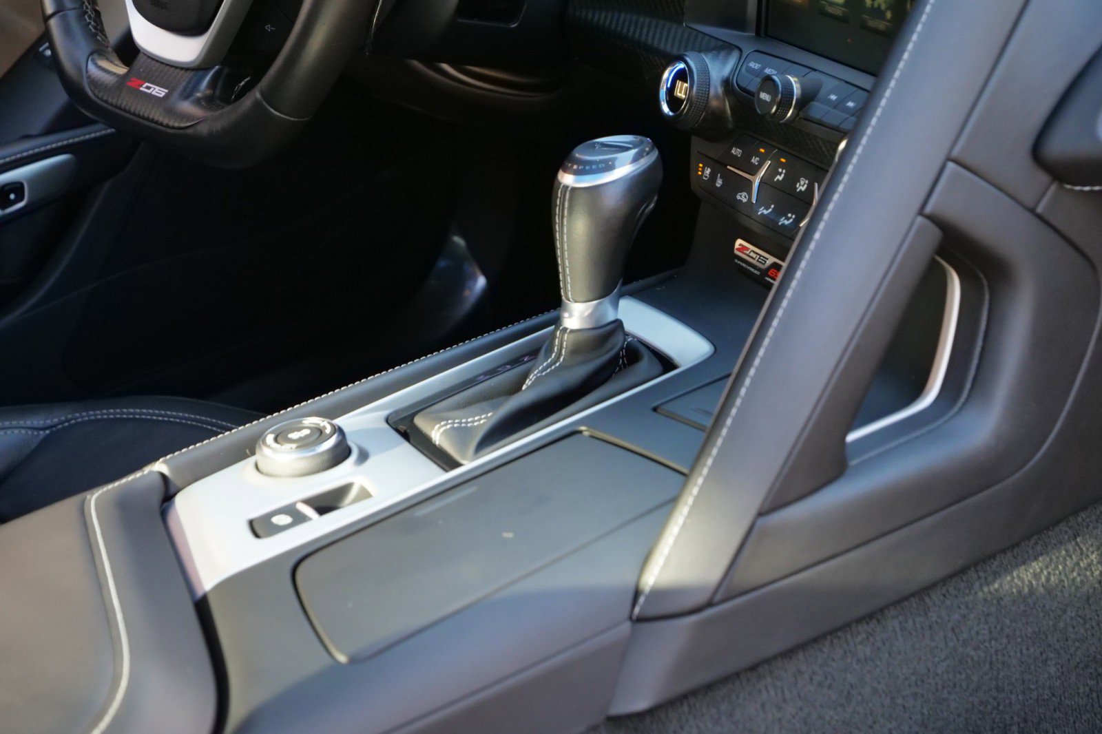 Used 2016 Chevrolet Corvette Z06 w/ 3LZ Preferred Equipment Group image 44