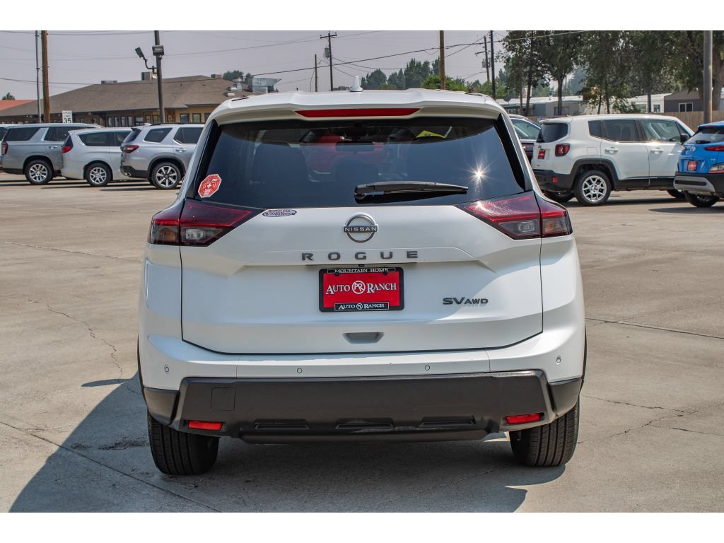 Used 2024 Nissan Rogue SV AWD/4WD image 7