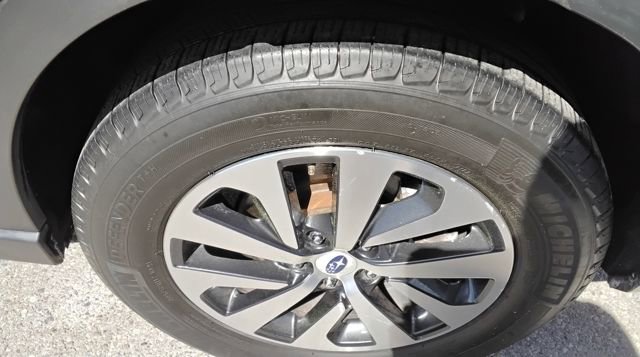 Used 2022 Subaru Outback Premium image 16