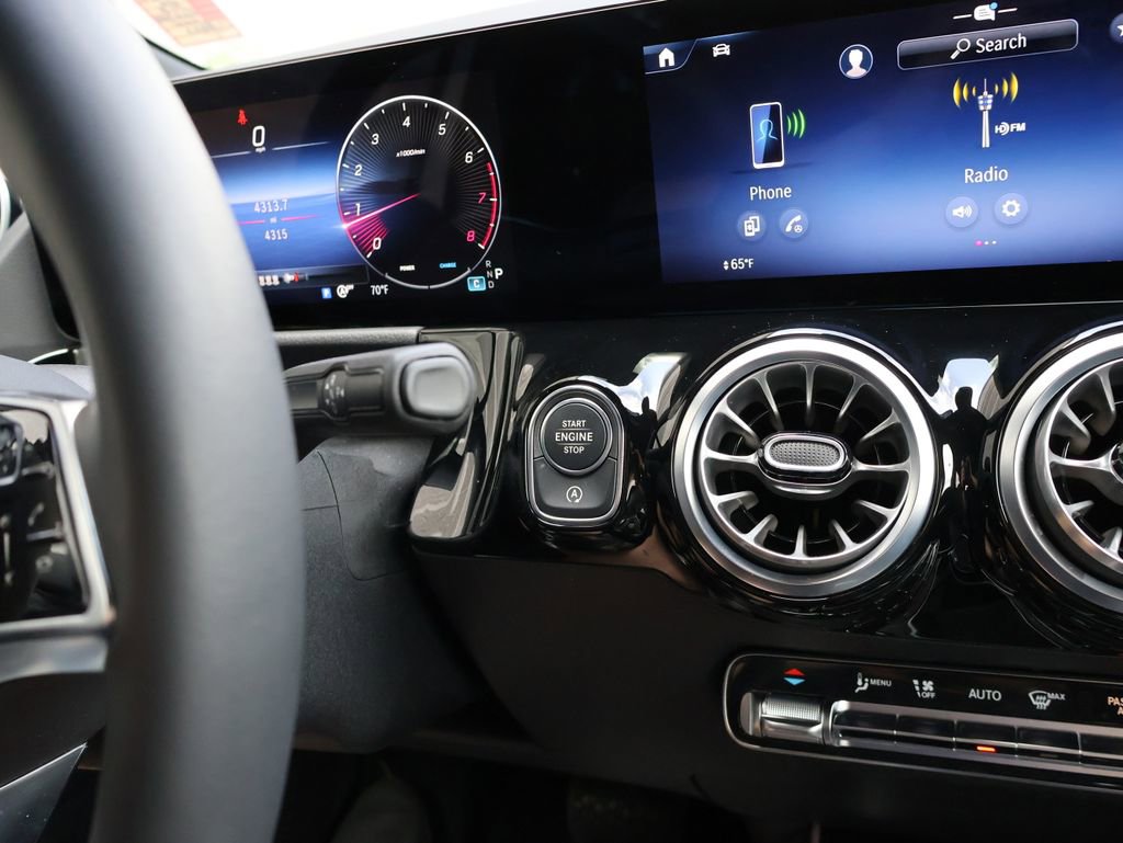 Certified 2025 Mercedes-Benz GLA 250 4MATIC image 29