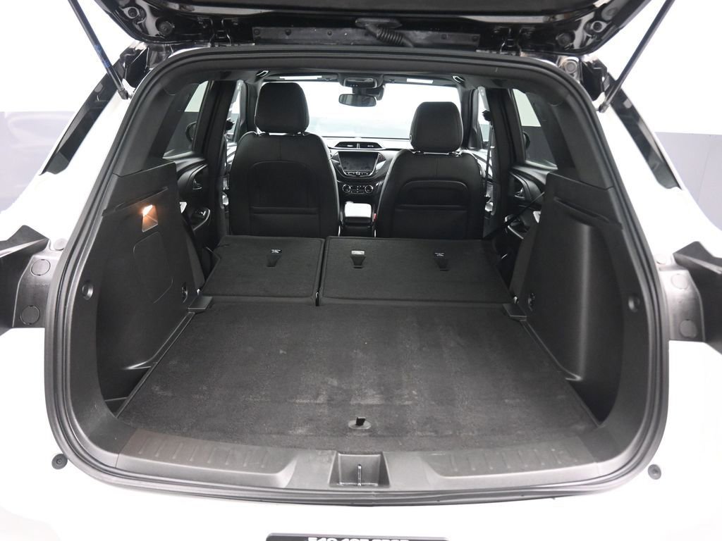 Used 2023 Chevrolet TrailBlazer RS w/ Convenience Package AWD/4WD image 43