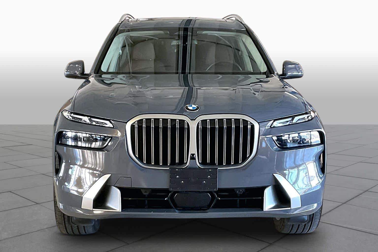 Used 2026 BMW X7 xDrive40i AWD/4WD image 3