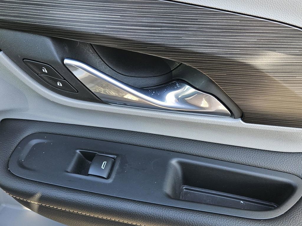 Used 2021 GMC Terrain SLT w/ Infotainment Package II image 36