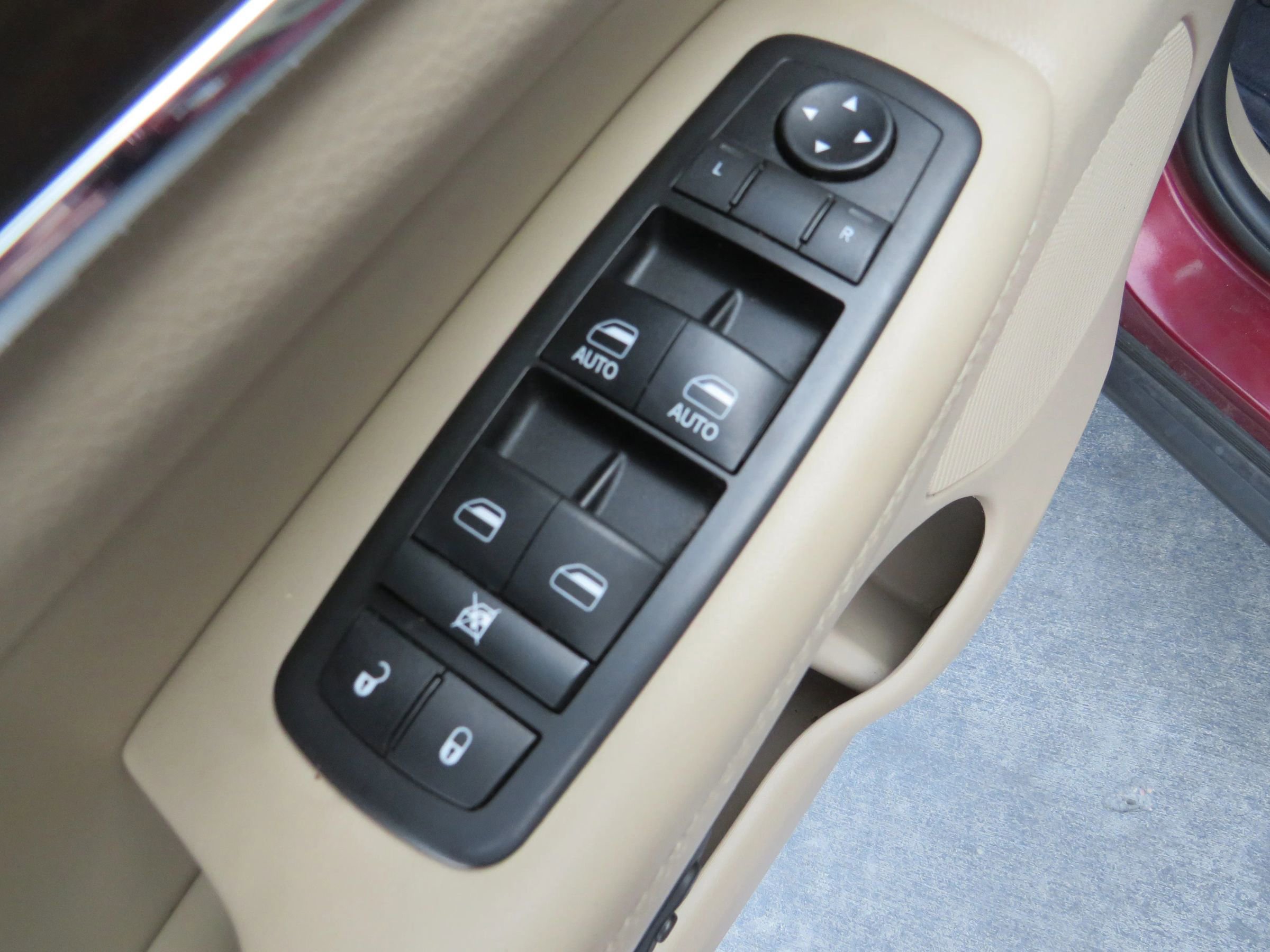 Used 2018 Jeep Grand Cherokee Limited image 44