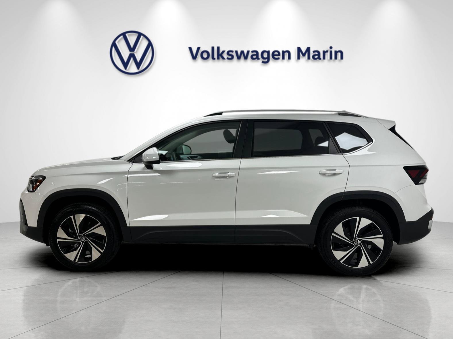 New 2026 Volkswagen Taos SE AWD/4WD image 2