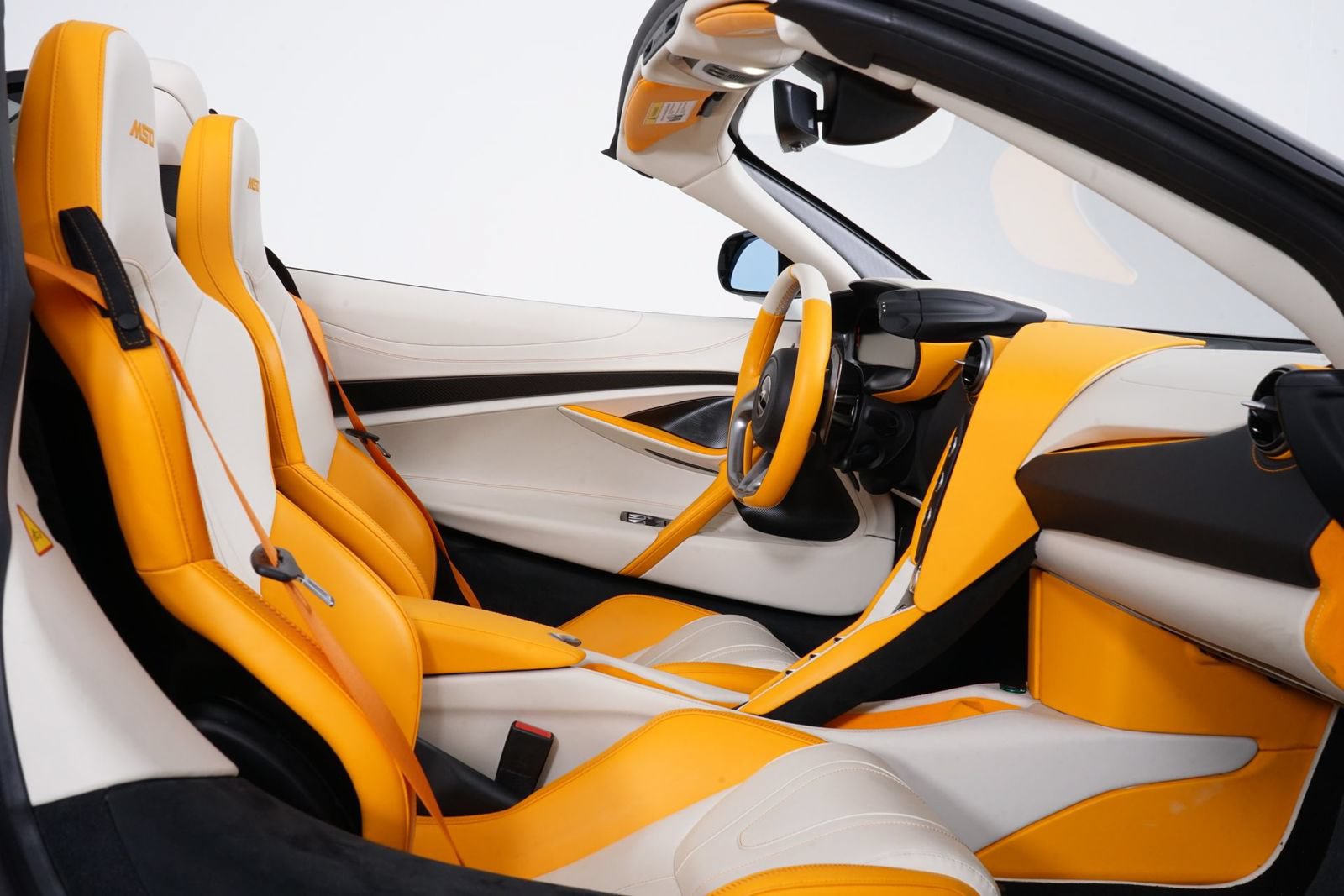 Used 2024 McLaren 750S Spider RWD image 27