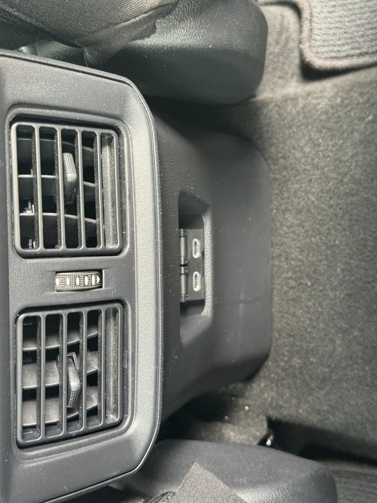 Used 2025 Toyota RAV4 XLE AWD/4WD image 15