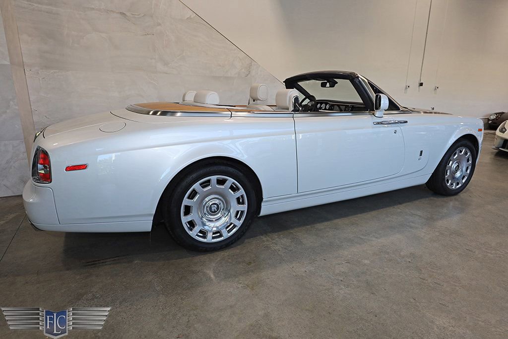 Used 2017 Rolls-Royce Phantom Drophead Coupe image 5