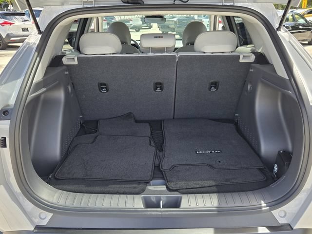 Used 2026 Hyundai Kona SEL Premium FWD image 13