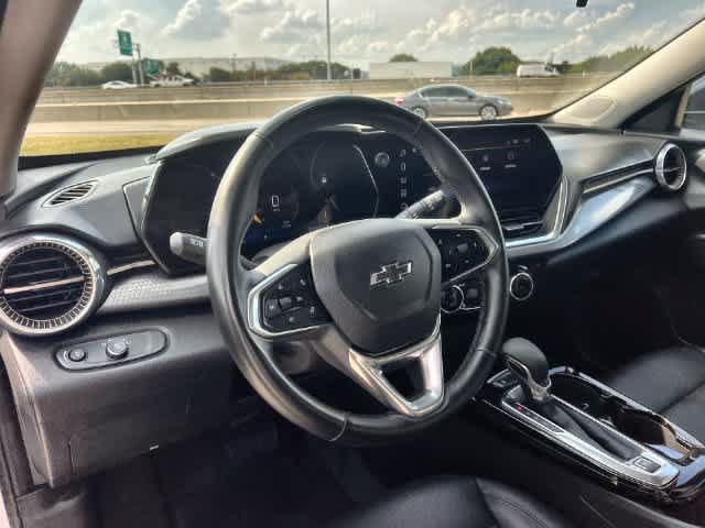Used 2025 Chevrolet Trax ACTIV w/ Driver Confidence Package FWD image 15