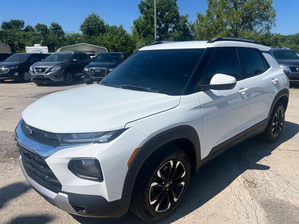 Used 2022 Chevrolet TrailBlazer LT w/ Driver Confidence Package image 3