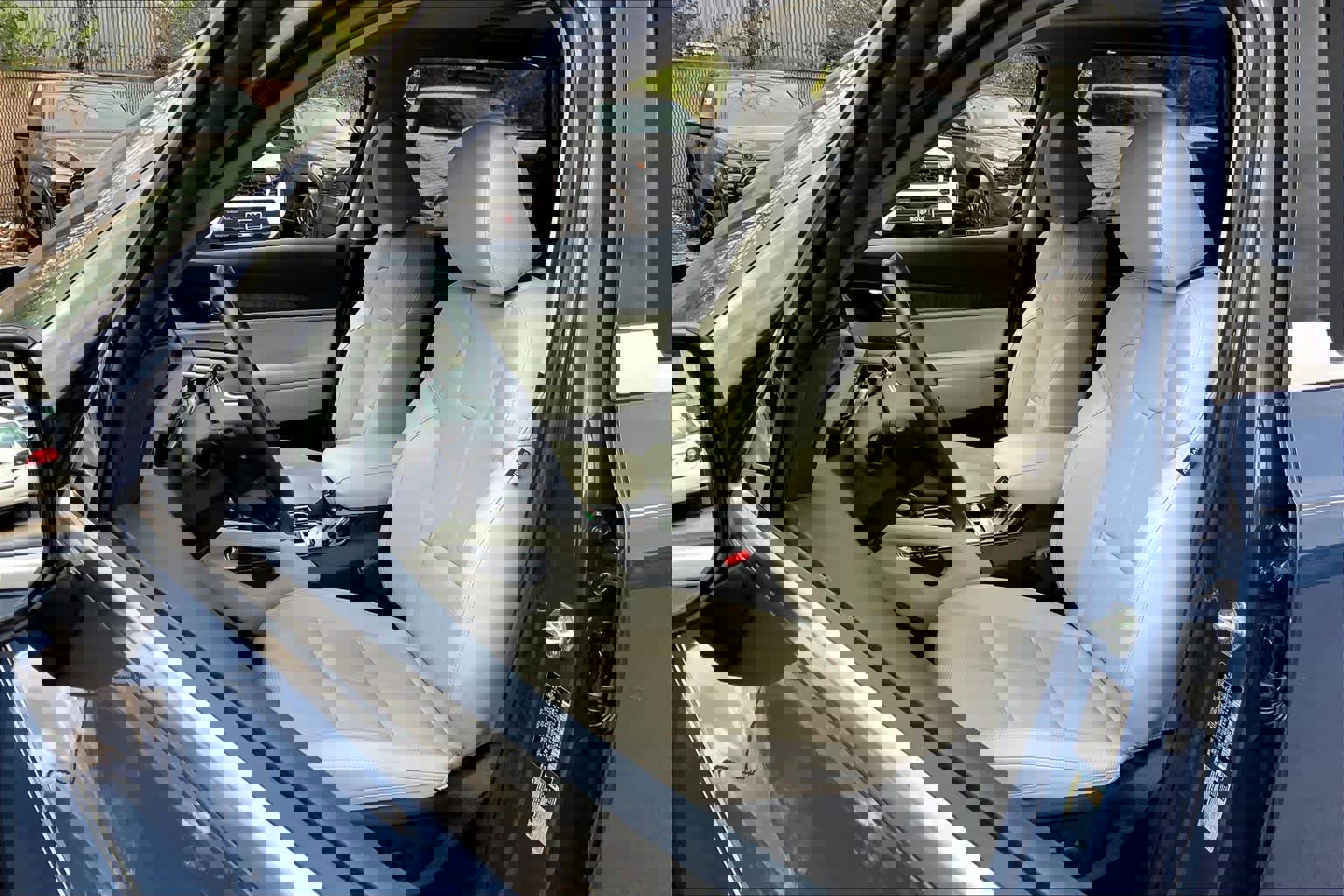 Used 2023 Kia Telluride EX w/ EX Captain's Chair Package image 7