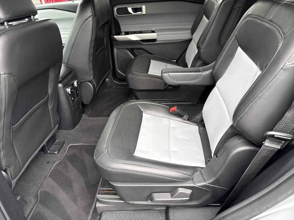 Used 2022 Ford Explorer XLT w/ Equipment Group 202A image 23