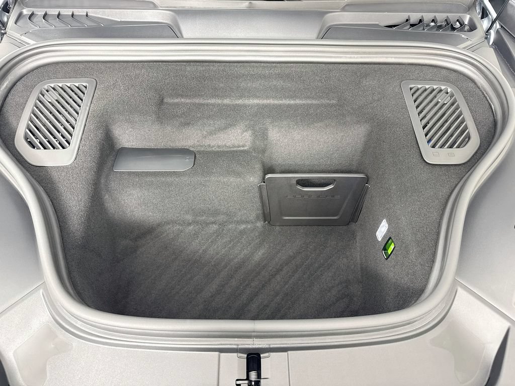 Certified 2025 Porsche Macan Electric RWD image 32