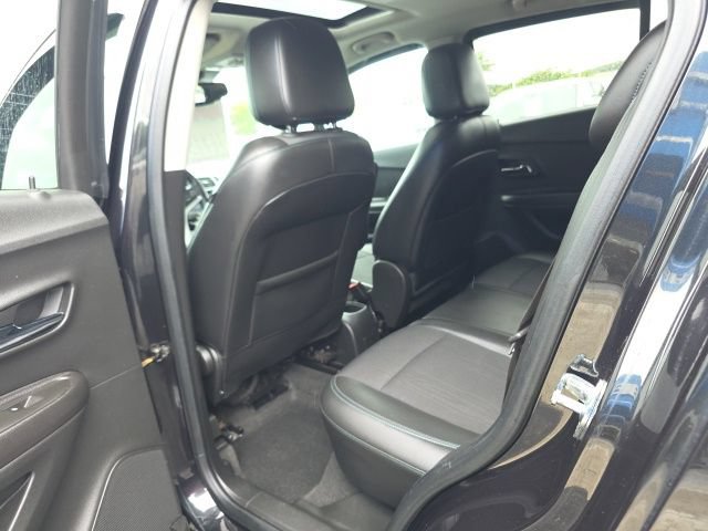 Used 2016 Chevrolet Trax LT w/ LT Sun and Sound Package AWD/4WD image 28