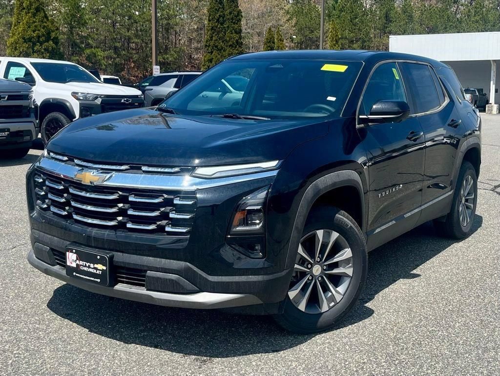 New 2026 Chevrolet Equinox LT w/ Safety and Technology Package AWD/4WD image 2
