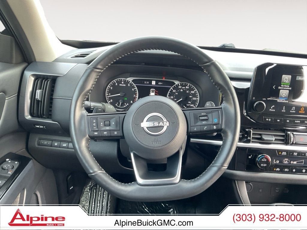 Used 2025 Nissan Pathfinder SL AWD/4WD image 12
