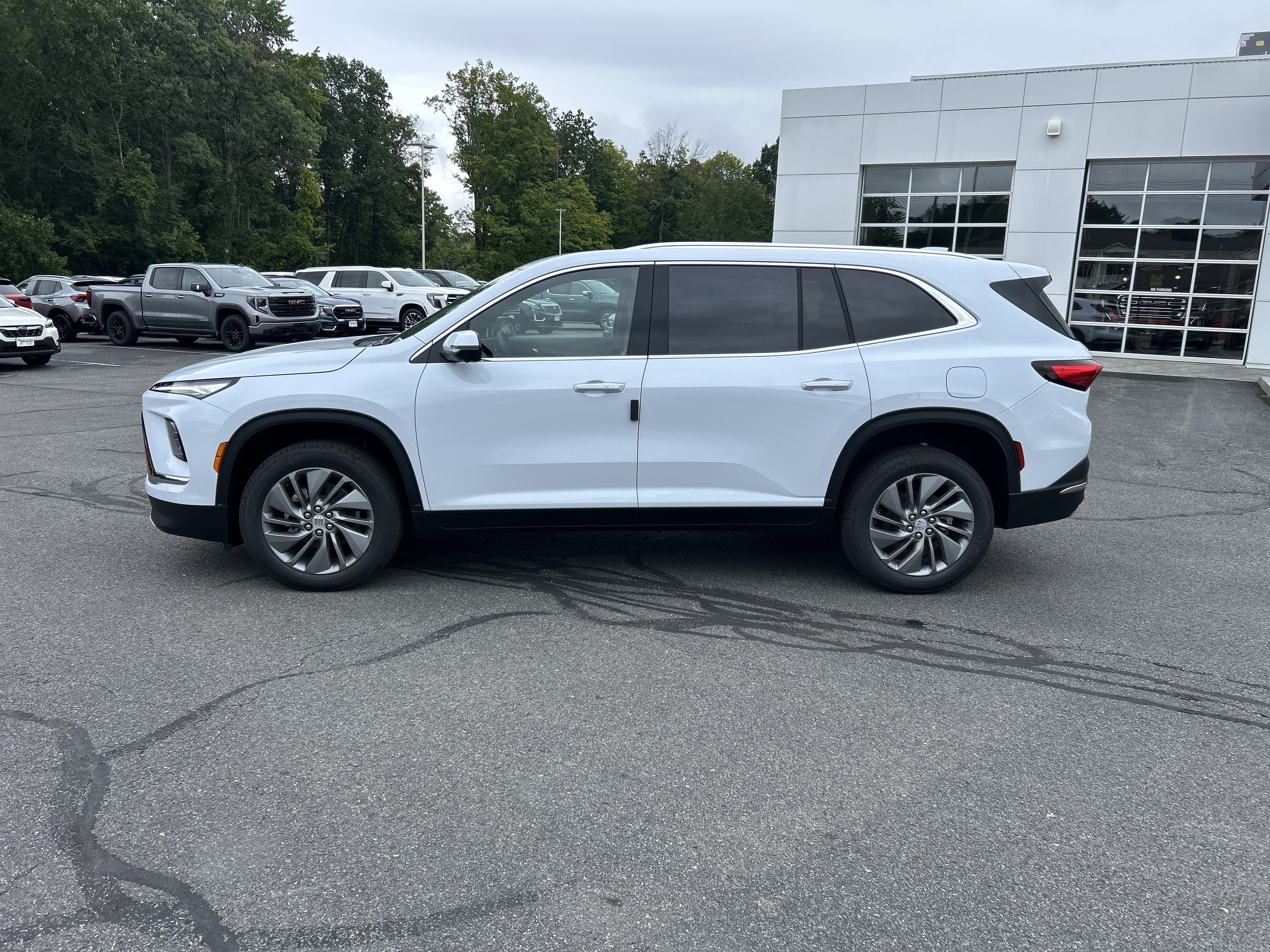 New 2027 Buick Enclave Preferred w/ Power Package AWD/4WD image 2
