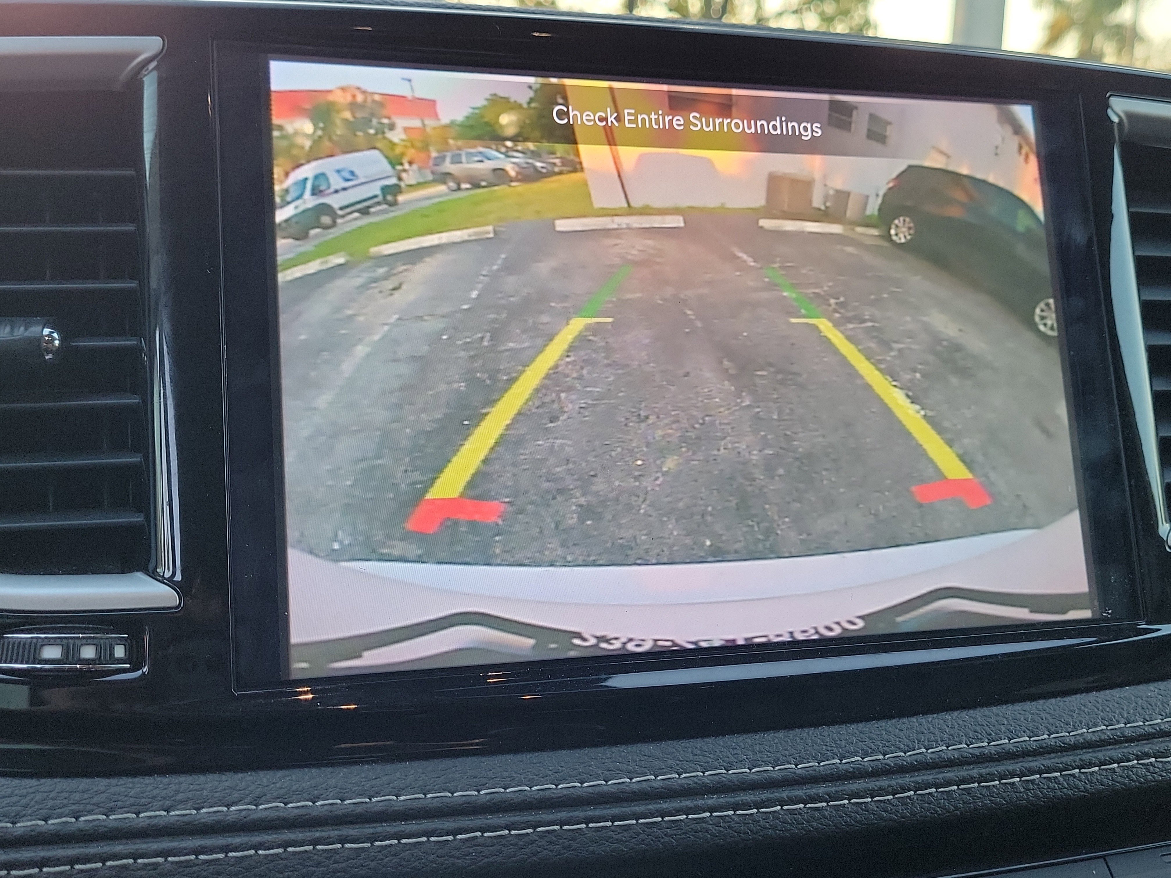 Used 2024 Chrysler Pacifica Select image 25