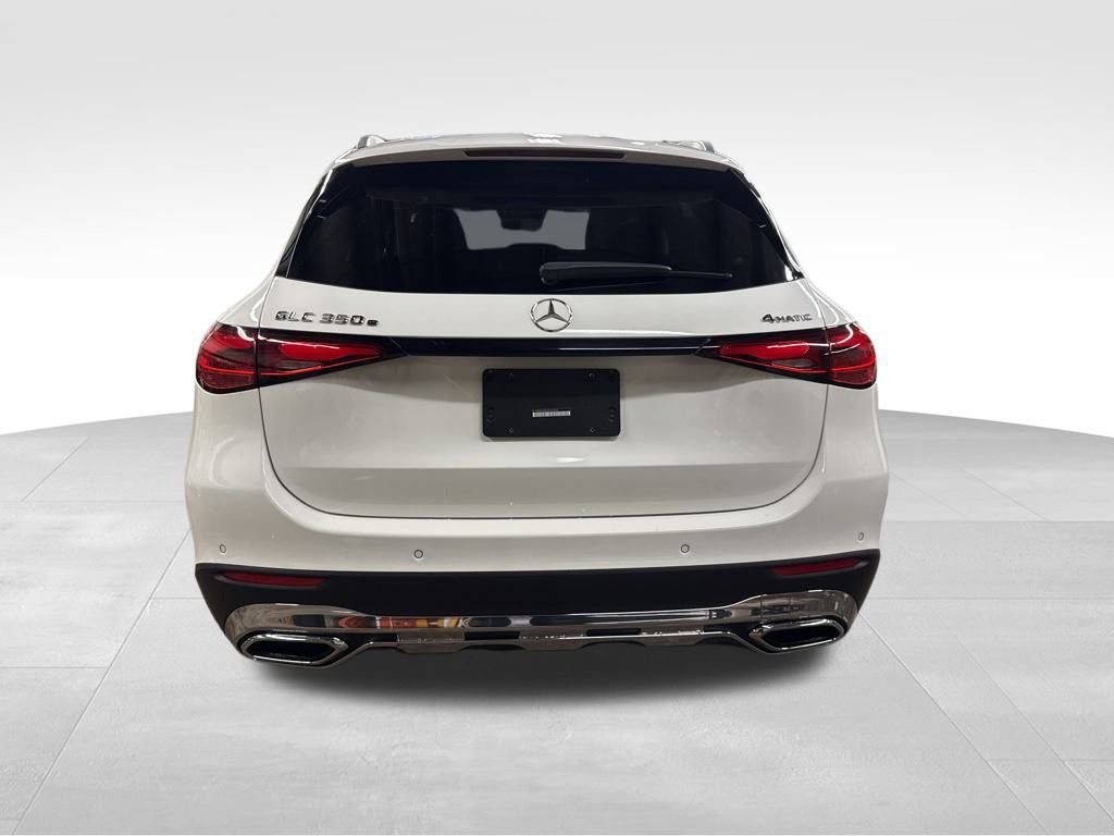 Used 2025 Mercedes-Benz GLC 350e image 4
