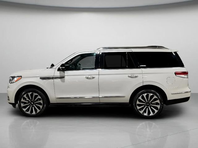 Used 2022 Lincoln Navigator Reserve image 7