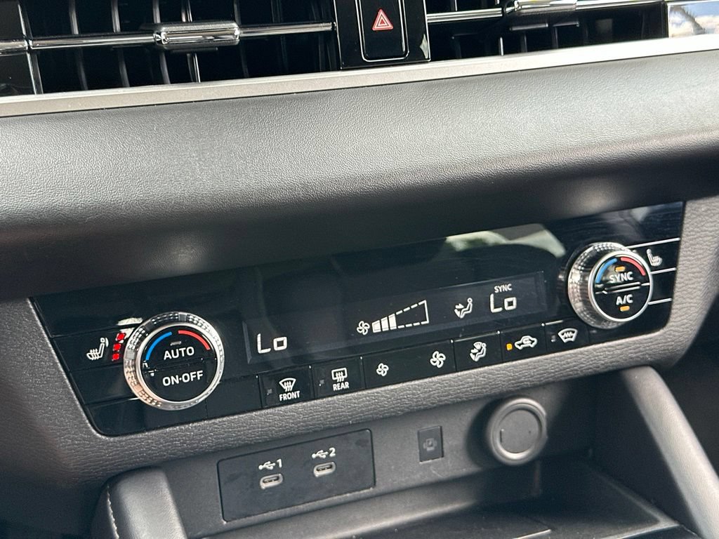 Used 2025 Mitsubishi Outlander SE AWD/4WD image 47