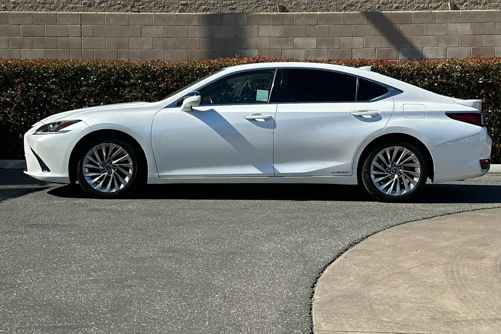 Used 2019 Lexus ES 300h w/ Accessory Package 2 FWD image 7