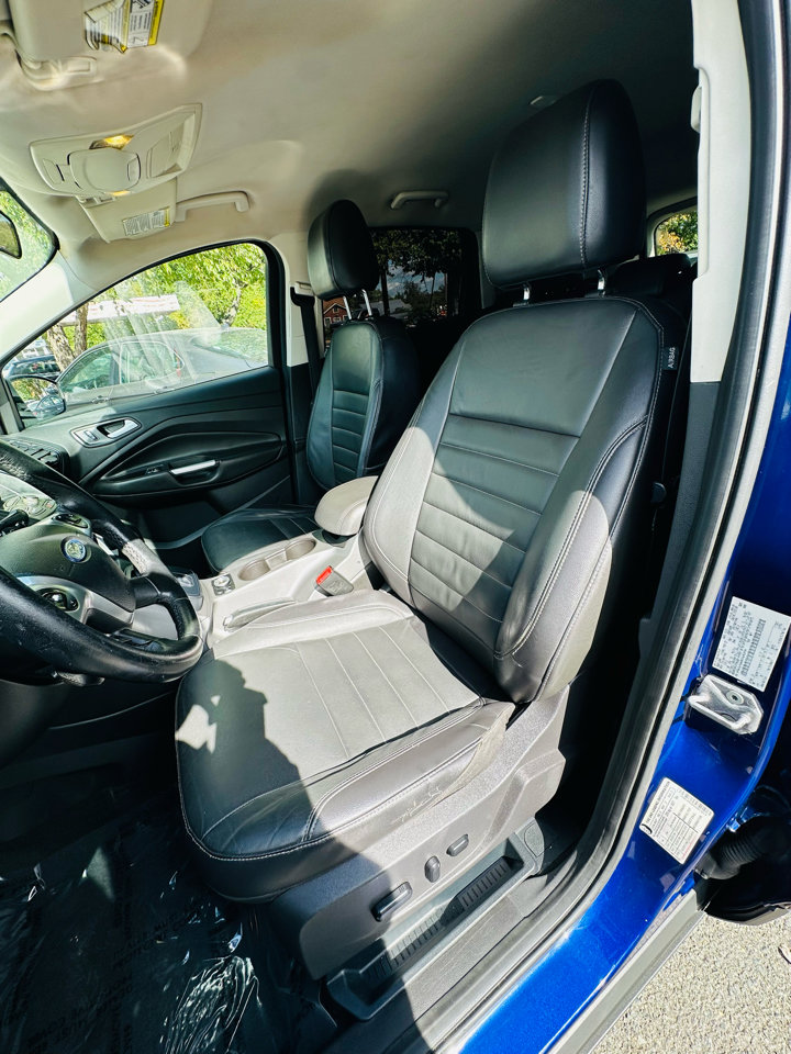 Used 2016 Ford Escape SE w/ SE Leather Comfort Package image 17