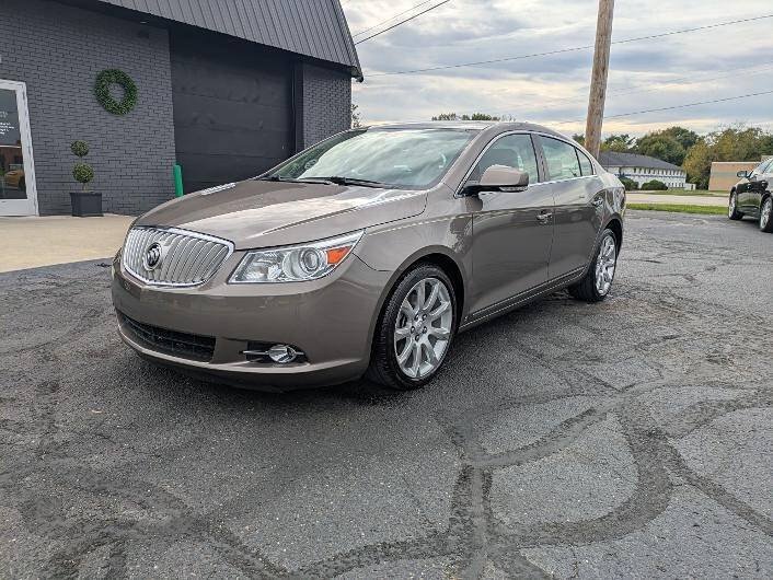 Used 2010 Buick LaCrosse CXS w/ Touring Package FWD image 2