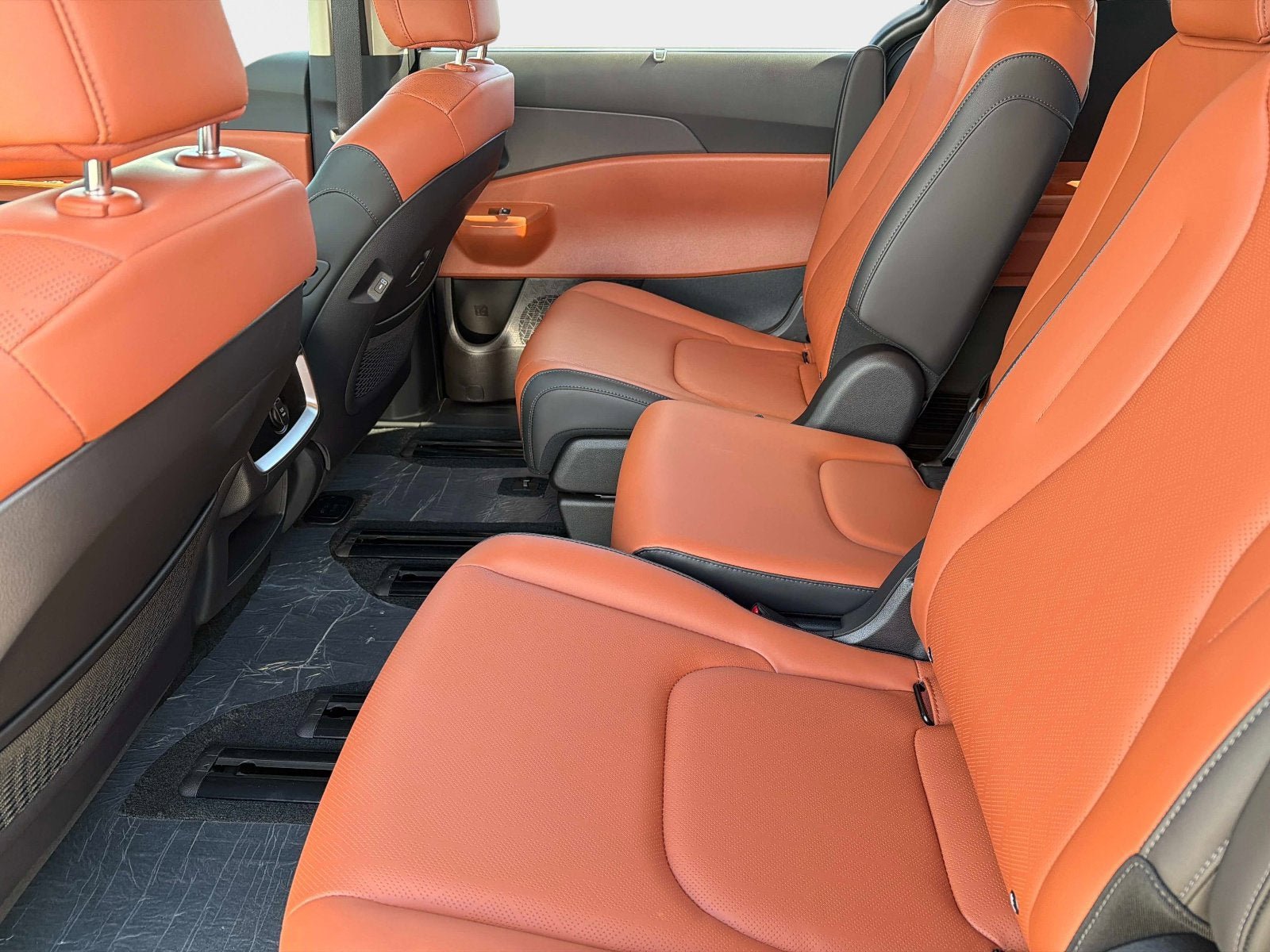 New 2026 Kia Carnival EX FWD image 10