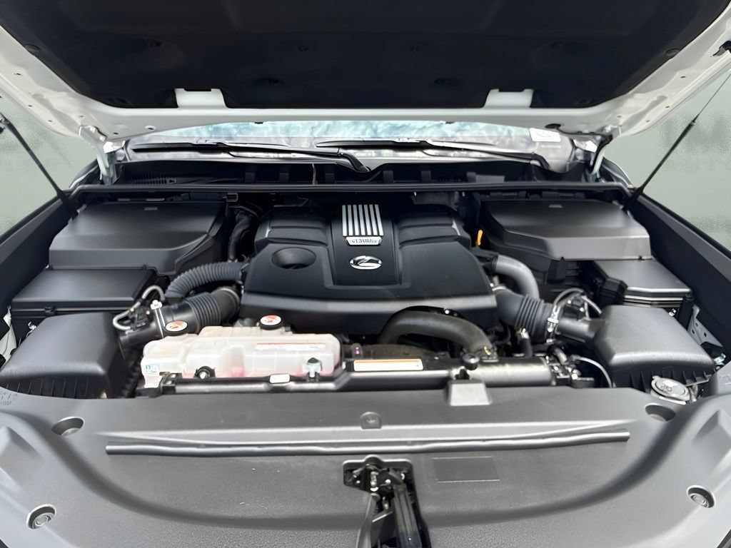 Used 2025 Lexus LX 600 4WD w/ Accessory Package (2T) image 34