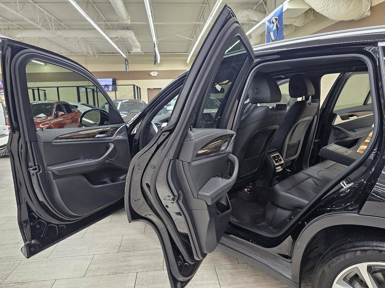 Used 2018 BMW X3 xDrive30i AWD/4WD image 16