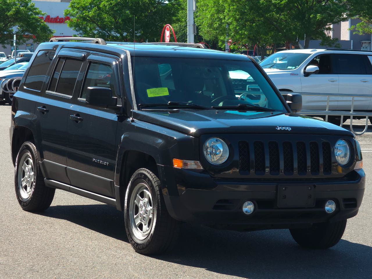 Used 2016 Jeep Patriot Sport w/ Power Value Group AWD/4WD image 3
