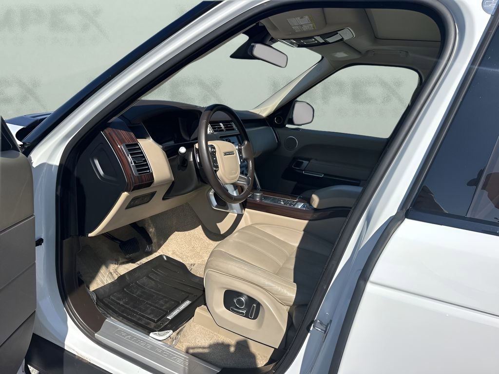 Used 2016 Land Rover Range Rover HSE image 9