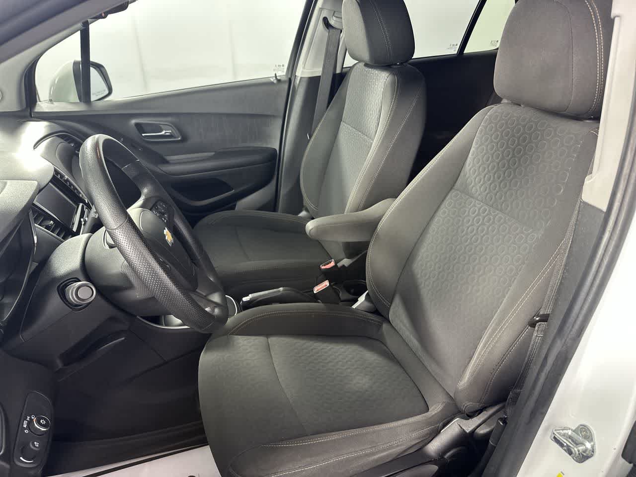 Used 2022 Chevrolet Trax LS w/ Tint and Cruise Package AWD/4WD image 12
