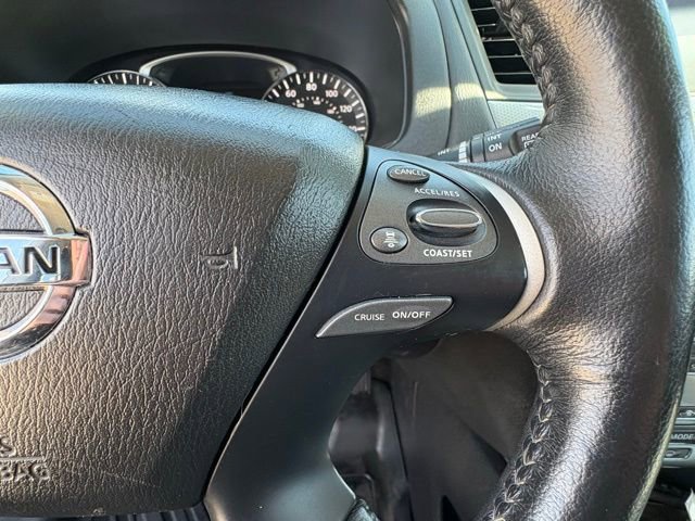Used 2019 Nissan Pathfinder SL AWD/4WD image 16