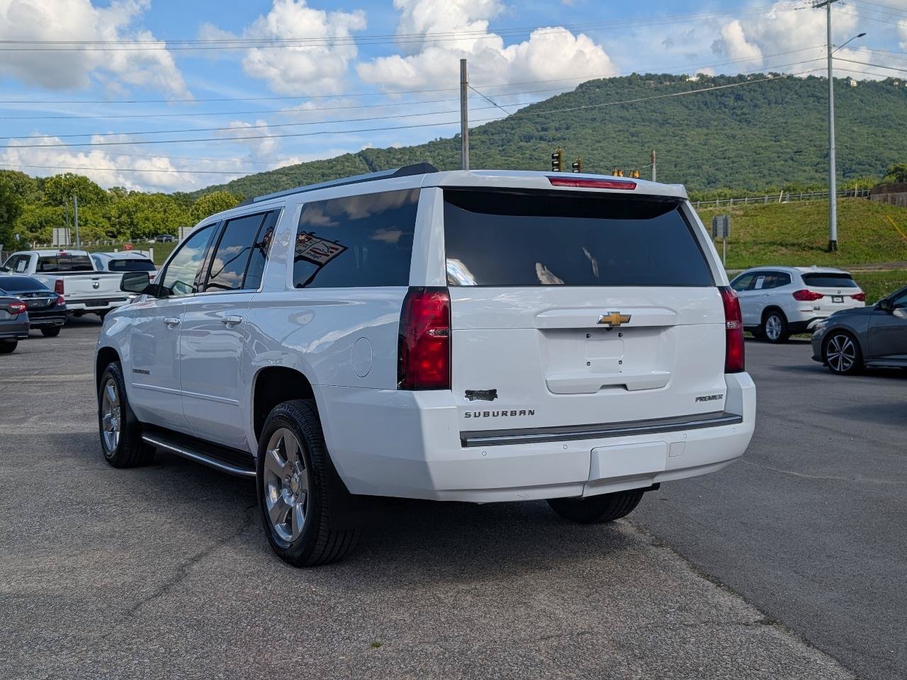 Used 2020 Chevrolet Suburban Premier RWD image 3