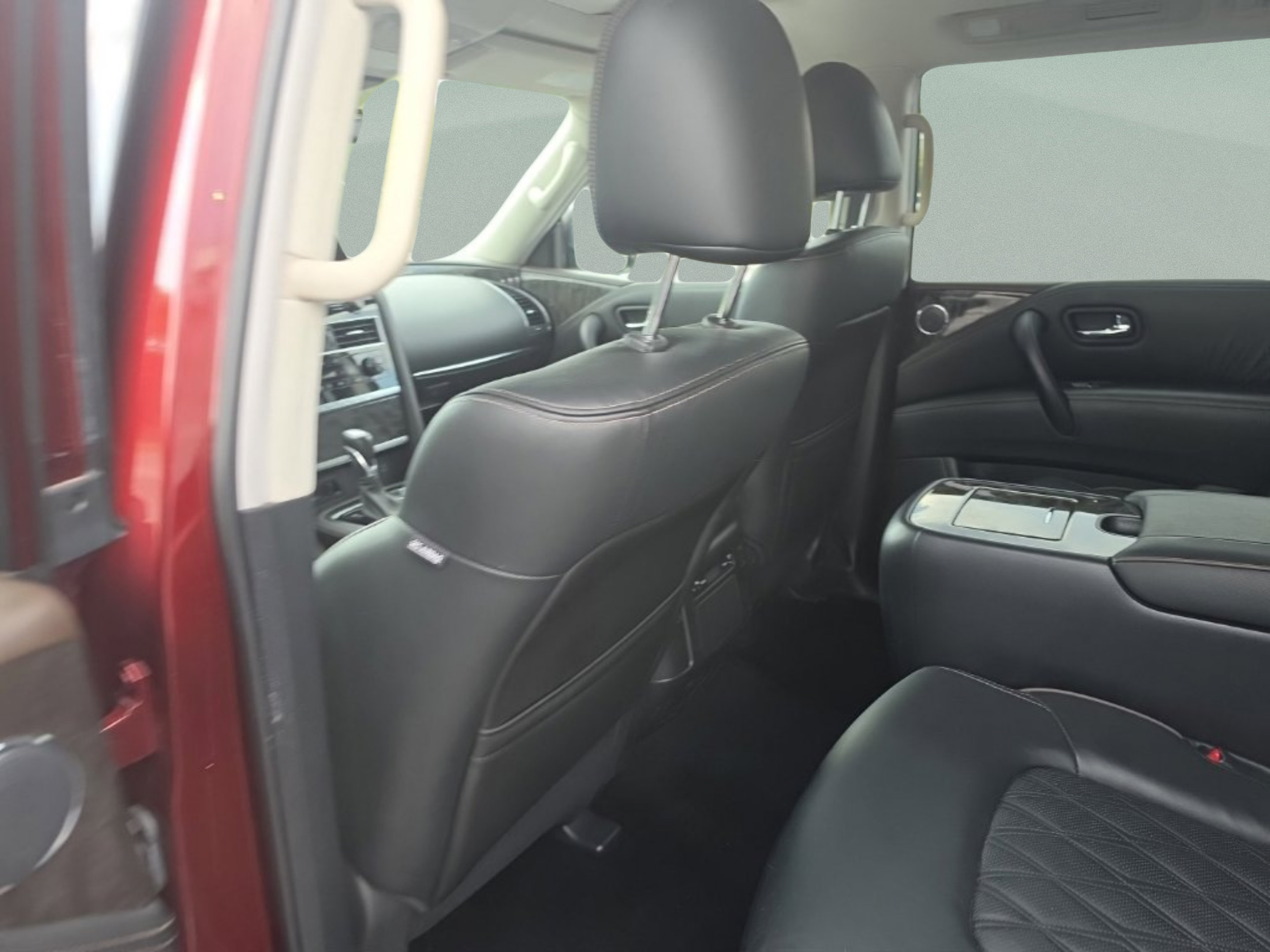 Used 2024 Nissan Armada Platinum w/ Captain's Chairs Package RWD image 22