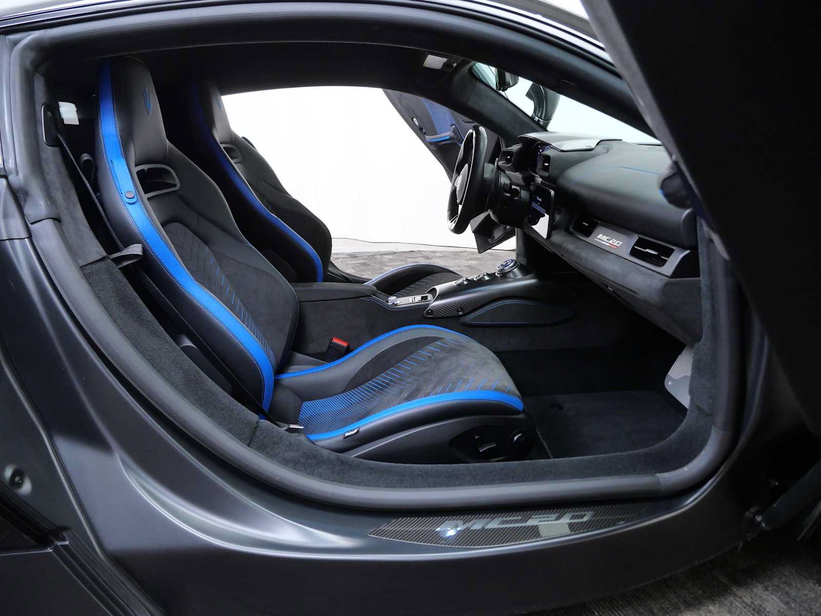 Used 2022 Maserati MC20 Coupe RWD image 15