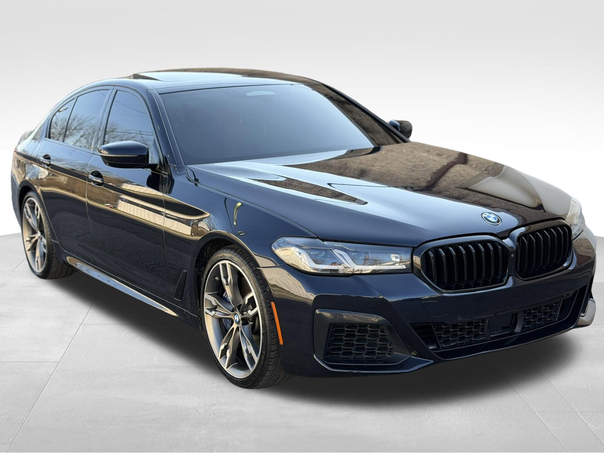 Used 2021 BMW M550i xDrive w/ Dynamic Handling Package image 3